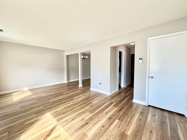 1430 Sierra Dr in Virginia Beach, VA - Building Photo - Building Photo