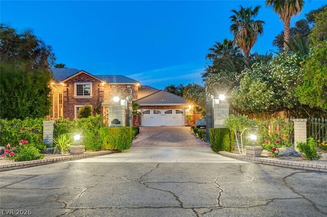 7001 Alamitos Cir in Las Vegas, NV - Building Photo - Building Photo