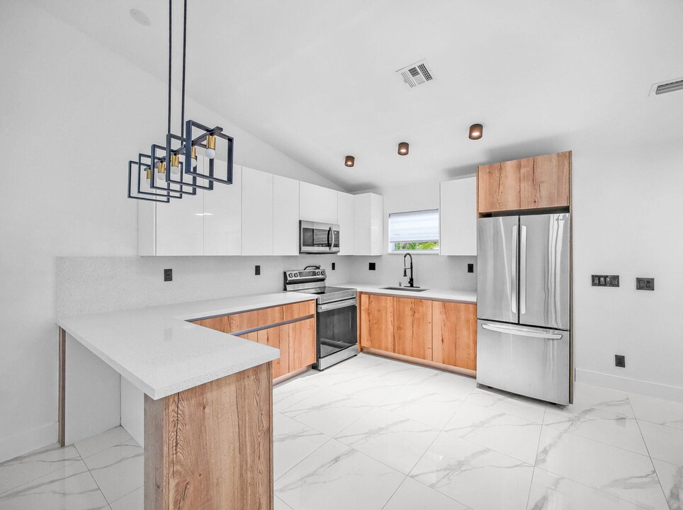 1230 NE 1st Ave. in Fort Lauderdale, FL - Building Photo