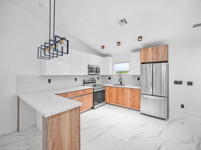 property at 1230 NE 1st Ave.