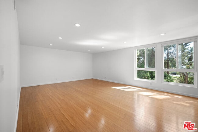 4407 Francis Ave in Los Angeles, CA - Building Photo - Building Photo