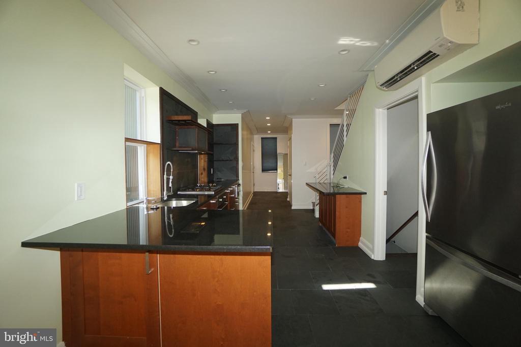 1707 N Howard St in Philadelphia, PA - Building Photo