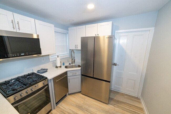 8 Franklin St-Unit -7 in Marblehead, MA - Building Photo - Building Photo