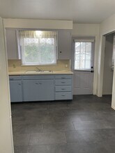 1055 E 15th N St in Mountain Home, ID - Building Photo - Building Photo