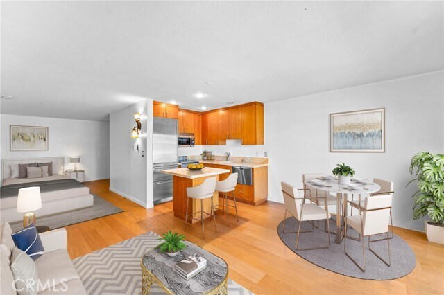 200 McNeil Ln-Unit -215 in Newport Beach, CA - Building Photo