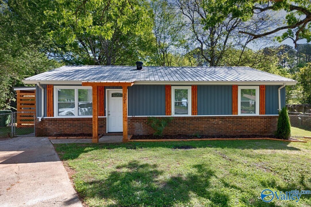3908 W Oak Way SW in Huntsville, AL - Building Photo