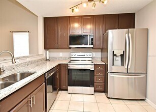 10056 Regent Park Dr in Orlando, FL - Building Photo - Building Photo