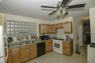 1436 W Belmont Ave in Chicago, IL - Building Photo - Building Photo