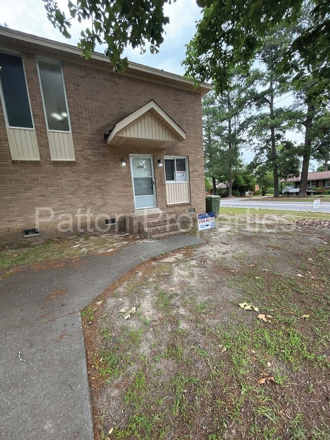 property at 1751-1753 Woodford Rd