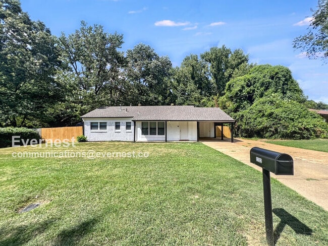 property at 1202 Town and Country Dr