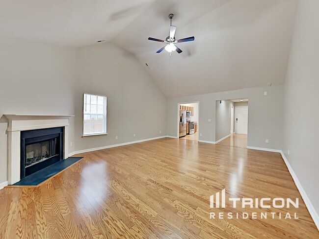 7610 Hidden Creek Dr in Charlotte, NC - Building Photo - Building Photo