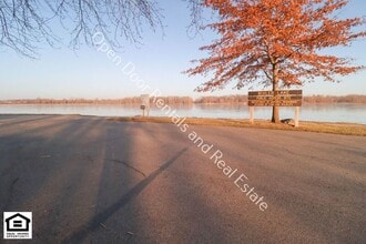 705 Lake Ave in Kendallville, IN - Building Photo - Building Photo