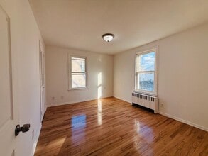 86 W Main St in Bergenfield, NJ - Building Photo - Building Photo