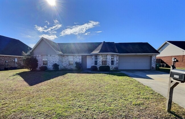 2316 Paula Cir in Ocean Springs, MS - Building Photo - Building Photo