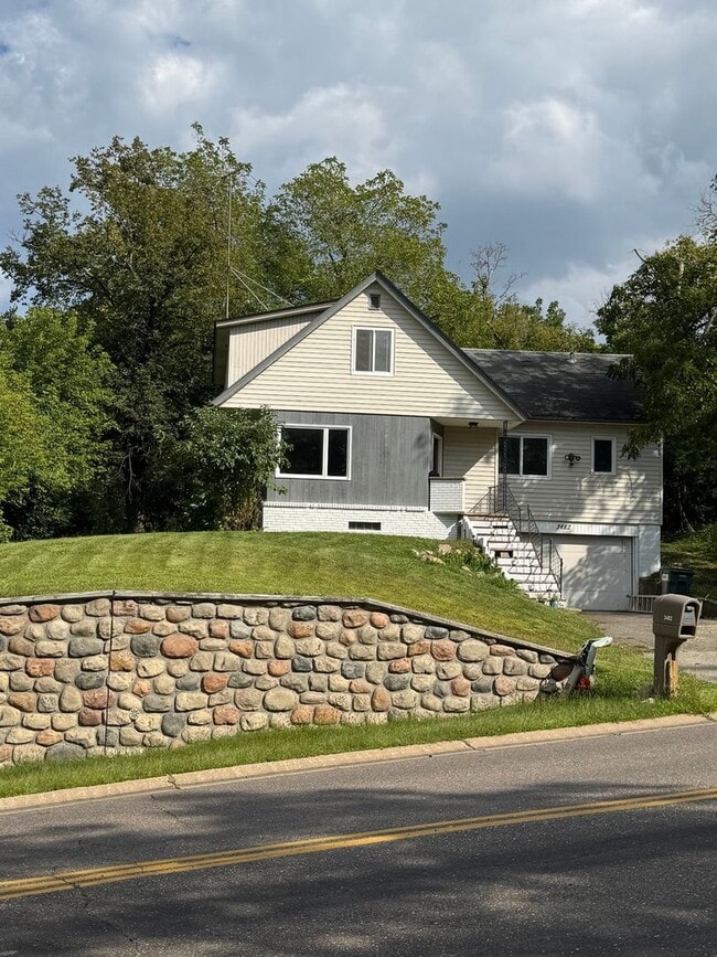 3482 Sioux Dr in Medina, MN - Foto de edificio - Building Photo