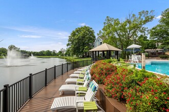 Lakeside Apartments in Centreville, VA - Foto de edificio - Building Photo