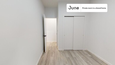 Private bedroom in 4 bed/1 bath Home in New York, NY - Building Photo - Building Photo