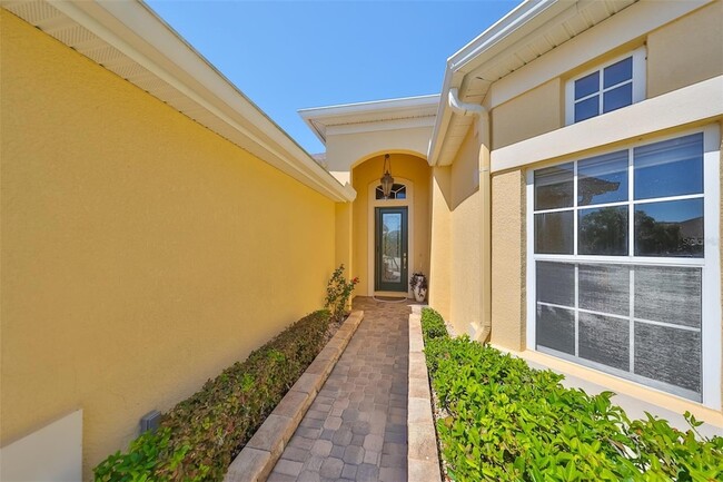 1007 Emerald Dunes Dr, Unit 00-132 in Sun City Center, FL - Foto de edificio - Building Photo