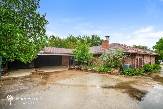 2111 Inverness Dr in Arlington, TX - Building Photo - Building Photo