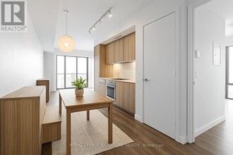 215-1215 Queen St W in Toronto, ON - Building Photo - Building Photo