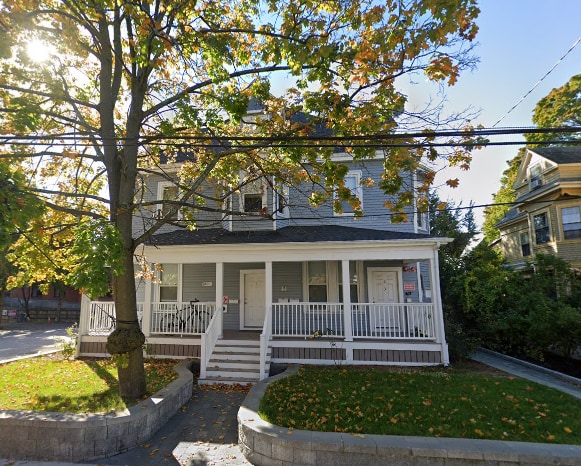 12 Harris St, Unit 1 in Brookline, MA - Foto de edificio - Building Photo