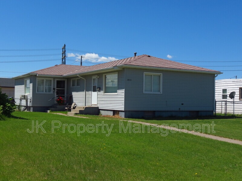 3810 9th Ave S in Great Falls, MT - Building Photo