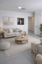 7820 NE Bayshore Ct in Miami, FL - Building Photo