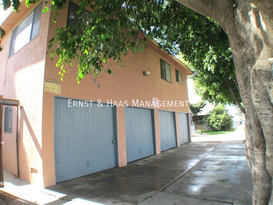 2100 E 15th St in Long Beach, CA - Building Photo