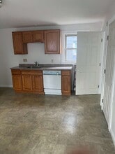 15 Lake St in Amesbury, MA - Building Photo - Building Photo