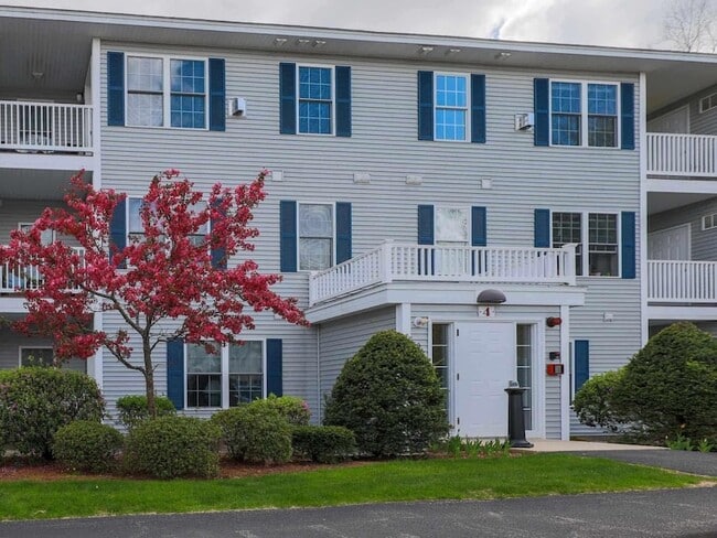 property at 4 Crestview Cir
