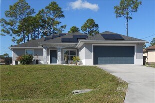 601 Clayton Ave in Lehigh Acres, FL - Building Photo