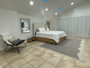 245 N Wetherly Dr in Beverly Hills, CA - Building Photo - Building Photo