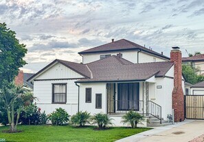 7315 W 82nd St in Los Angeles, CA - Building Photo