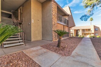 5009 Indian River Dr in Las Vegas, NV - Building Photo - Building Photo