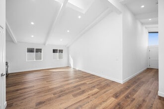 13010 Hartland St in North Hollywood, CA - Building Photo - Building Photo