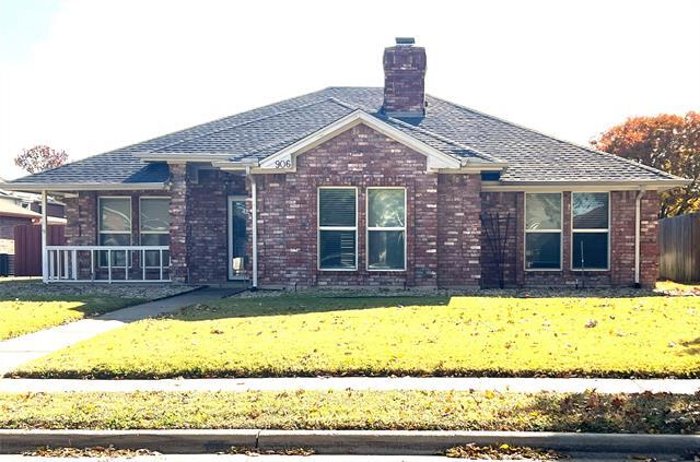 906 Moore St in Cedar Hill, TX - Building Photo