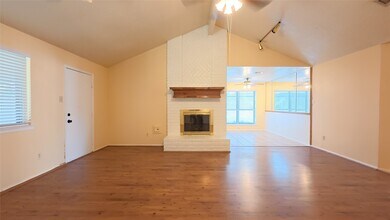 2410 Goldspring Ln in Spring, TX - Building Photo - Building Photo