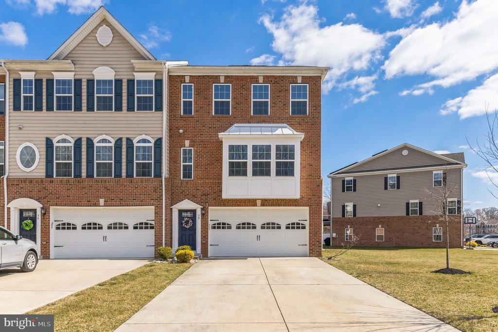 38 Isabelle Ct in Evesham, NJ - Building Photo