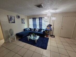 9935 Marlinton Ln in Port Richey, FL - Building Photo - Building Photo