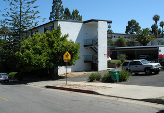 Villa Flores Apartments in Santa Barbara, CA - Building Photo - Building Photo