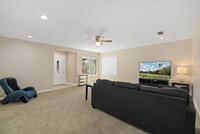 3455 Dwight Ave, Unit Bedroom 3 in Riverside, CA - Foto de edificio - Building Photo