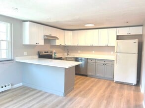 14 Leonard Rd in Boxborough, MA - Building Photo - Building Photo