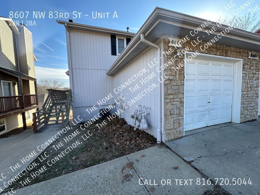 8607 NW 83 St in Kansas City, MO - Building Photo
