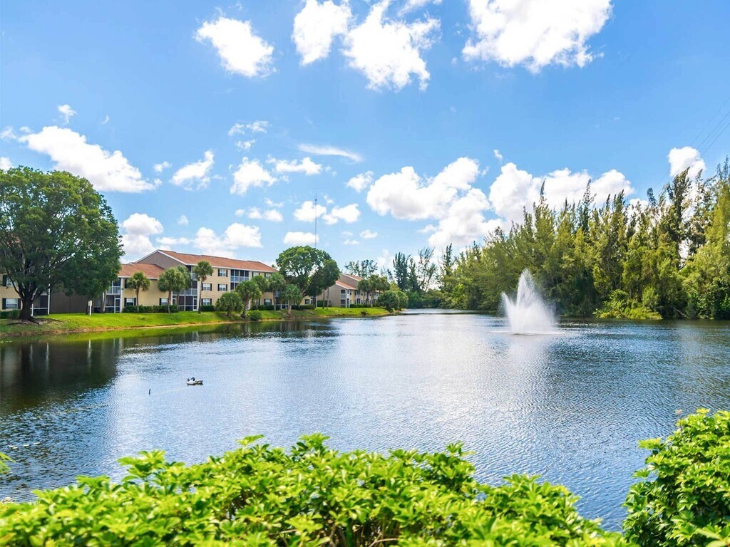 Advenir at Walden Lake Apartments in Miami, FL