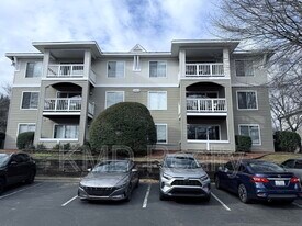10008 Graduate Ln in Charlotte, NC - Building Photo