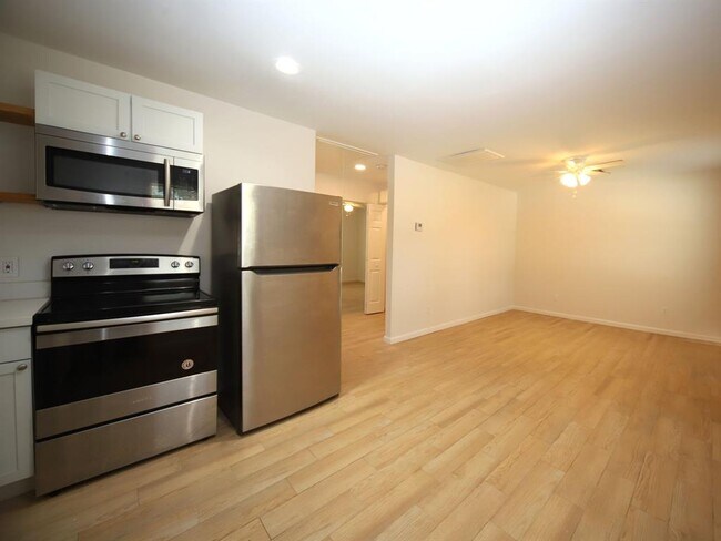 6709 Greenhurst St-Unit -B in Houston, TX - Building Photo - Building Photo