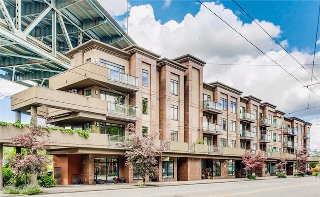3217 Eastlake Ave E in Seattle, WA - Building Photo - Building Photo