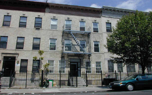 743 Macdonough St in Brooklyn, NY - Foto de edificio