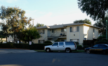 1747 W Sumac Ln in Anaheim, CA - Building Photo - Building Photo