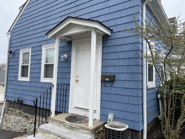 834 Main St in Melrose, MA - Building Photo - Building Photo